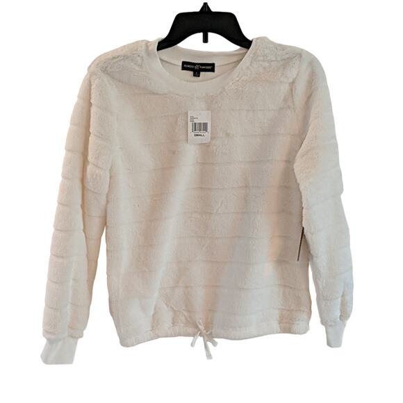 NWT Almost Famous Sweatshirt - Picture 1 of 5